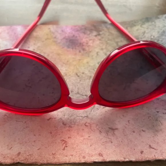 Sun Buddies Zinedine acetate sunglasses in cherry red - Picture 2 of 4